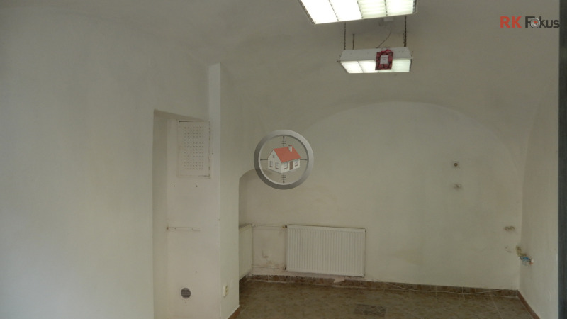 Pronájem komerčních prostor, Nám. ČSA, Moravské Budějovice